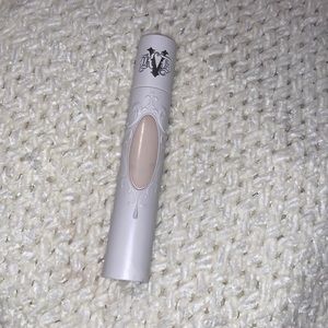 kat von d true portrait liquid to powder foundation